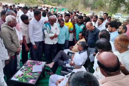 ಸಾರ್ವಜನಿಕರ ಸಮಸ್ಯೆಗೆ ಸ್ಥಳದಲ್ಲಿಯೇ ಸ್ಪಂದಿಸಿದ ಸಚಿವ ಸತೀಶ್‌ ಜಾರಕಿಹೊಳಿ