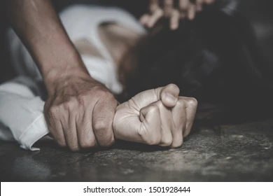 ಚಲಿಸುತ್ತಿದ್ದ ಕಾರಿನಲ್ಲೇ ವಿವಾಹಿತ ಮಹಿಳೆ ಮೇಲೆ ಅತ್ಯಾಚಾರ