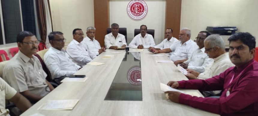 ಅನ್ನಾಸಾಹೇಬ ಲಟ್ಟೆ ಹಾಗೂ ಭೂದಾನಿ ರತ್ನಪ್ಪಾ ಶೆಟ್ಟಿ ಅವರ ಅರ್ಧಕೃತಿ ಪುತ್ಥಳಿ ಅನಾವರಣ ಅನ್ನಾಸಾಹೇಬ ಲಟ್ಟೆ ಹಾಗೂ ಭೂದಾನಿ ರತ್ನಪ್ಪಾ ಶೆಟ್ಟಿ ಅವರ ಅರ್ಧಕೃತಿ ಪುತ್ಥಳಿ ಅನಾವರಣ