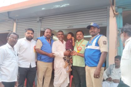 ತುಳಸಿಗೇರಿ ಜಾತ್ರೆಯಲ್ಲಿ ಕಳೆದು ಹೋದ ಮಗುವನ್ನು ಹುಡುಕಿಕೊಟ್ಟ ಸಿಬ್ಬಂದಿ