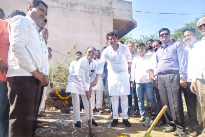 ಸಮುದಾಯ ಭವನ ಕಾಮಗಾರಿ ಚಾಲನೆ