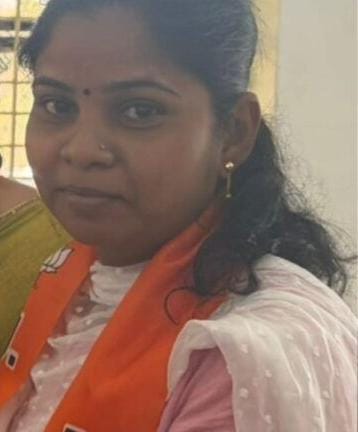 ಪೆಟ್ರೋಲ್ ಸುರಿದುಕೊಂಡು ಬಿಜೆಪಿ ಕಾರ್ಯಕರ್ತೆ ಆತ್ಮಹತ್ಯೆ