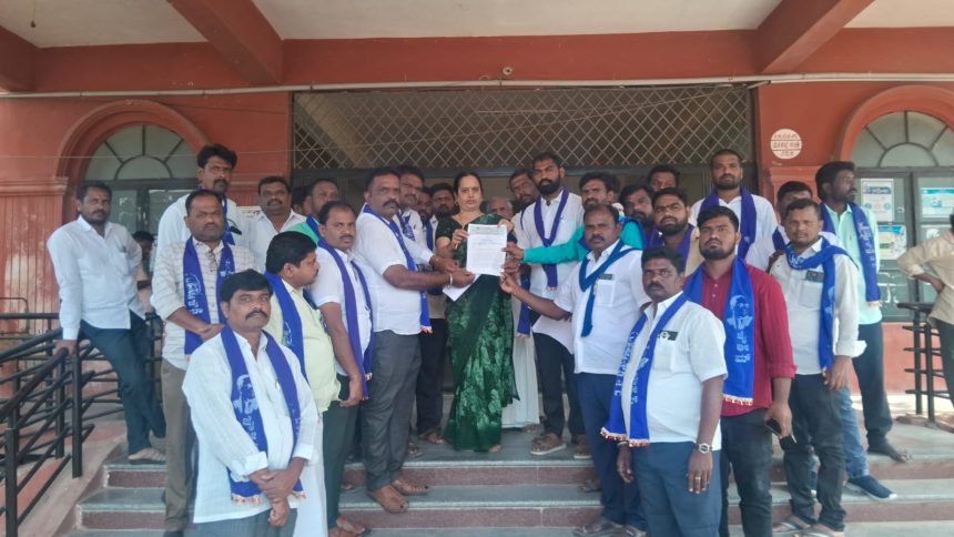 ಹುಬ್ಬಳ್ಳಿ ಮಾನ್ಯ ಪಾಟೀಲ್ ಕೊಲೆ ಖಂಡಿಸಿ ಮಾದರ ಮಹಾಸಭಾ ಪ್ರತಿಭಟನೆ