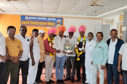 ನಿಪ್ಪಾಣಿ ಕುರುಂದವಾಡ ನಗರ ಶ್ರಮಿಕ ಪತ್ರಕರ್ತರ ಸಂಘದ ಅಧ್ಯಕ್ಷರಾಗಿ ಸಂತೋಷ ತಾರಳೆ ಏಕಮತದಿಂದ ಆಯ್ಕೆ