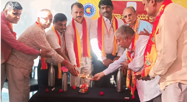 ಸಾಹಿತ್ಯದಿಂದ ಕನ್ನಡ ಭಾಷೆ ಶ್ರೀಮಂತ ಸಾಹಿತ್ಯದಿಂದ ಕನ್ನಡ ಭಾಷೆ ಶ್ರೀಮಂತ