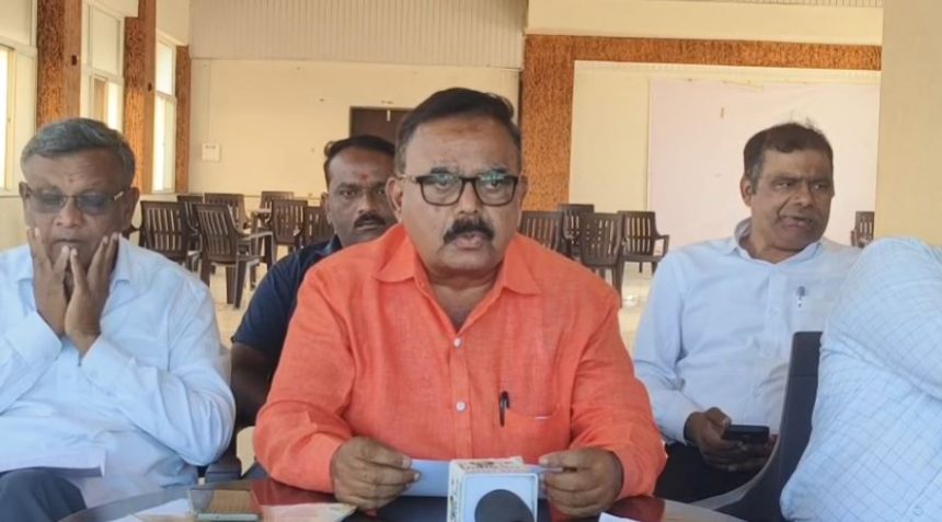 ಸಿ ಟಿ ಇ ಶಿಕ್ಷಣ ಸಂಸ್ಥೆಯು ಆಡಳಿತಾಧಿಕಾರಿಯನ್ನು ನೇಮಕ ಮಾಡಬೇಕು : ರಾವಸಾಹೇಬ ಫಕೀರೆ ಸಿ ಟಿ ಇ ಶಿಕ್ಷಣ ಸಂಸ್ಥೆಯು ಆಡಳಿತಾಧಿಕಾರಿಯನ್ನು ನೇಮಕ ಮಾಡಬೇಕು : ರಾವಸಾಹೇಬ ಫಕೀರೆ