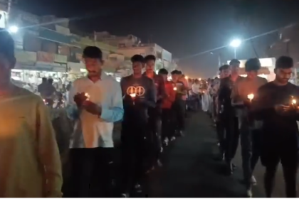 ಅಂಬೇಡ್ಕರ್ ರವರ ಪರಿನಿರ್ವಾಹನದಿನದ ಹಿನ್ನಲೆ  ಮೇಣದ ಬತ್ತಿ ಹಿಡಿದು ಮೌನ ಮೆರವಣಿಗೆ