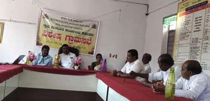 ರಣರಂಗವಾದ ಕಾಕಲವಾರ ಗ್ರಾಮಪಂಚಾಯಿತಿ ವಿಶೇಷ ಗ್ರಾಮಸಭೆ : ತರಾಟೆಗೆ ತೆಗೆದು ಕೊಂಡ ಗ್ರಾಮಸ್ಥರು ರಣರಂಗವಾದ ಕಾಕಲವಾರ ಗ್ರಾಮಪಂಚಾಯಿತಿ ವಿಶೇಷ ಗ್ರಾಮಸಭೆ : ತರಾಟೆಗೆ ತೆಗೆದು ಕೊಂಡ ಗ್ರಾಮಸ್ಥರು