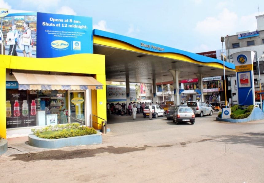 1 ಲಕ್ಷ ದಾಟಿದ ದೇಶದಲ್ಲಿ ಪೆಟ್ರೋಲ್ ಬಂಕ್ ಗಳ ಸಂಖ್ಯೆ : ವಿಶ್ವದಲ್ಲೇ 3ನೇ ಸ್ಥಾನ