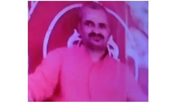 ಬೆತ್ತಲೆಯಾಗಿ ಮಹಿಳೆಯಿಂದ ಮಸಾಜ್ ಮಾಡಿಸಿಕೊಂಡ ಸ್ವಾಮೀಜಿ