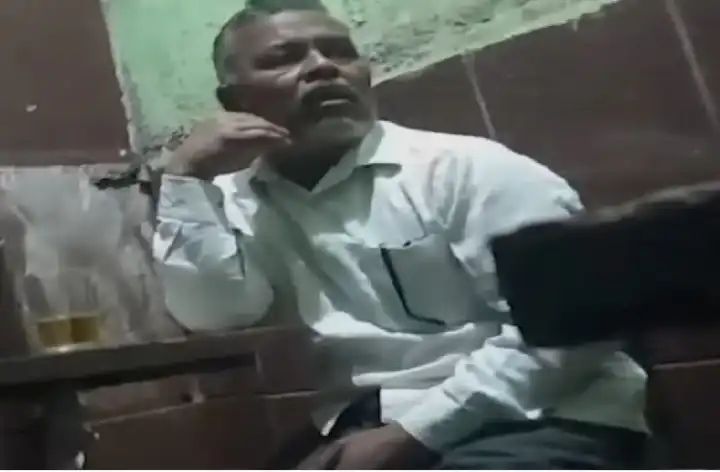 ಬೆಳಗಾವಿಯಲ್ಲಿ ಬೆಚ್ಚಿ ಬೀಳಿಸೋ ಘಟನೆ : 5 ವರ್ಷದ ಮೊಮ್ಮಗನಿಗೆ ಬಾರ್​​ ನಲ್ಲಿ ಮದ್ಯ ಕುಡಿಸಿದ ಅಜ್ಜ 