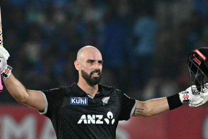 ಕಿವೀಸ್‌ಗೆ ೭ ವಿಕೆಟ್‌ಗಳ ಜಯ: ಸರಣಿ ೧-೧