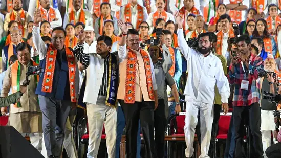 ಬಹುಮತದತ್ತ ಮಹಾಯುತಿ: ಪರ‍್ಣ ಫಲಿತಾಂಶ ೨ ಗಂಟೆ ವಿಳಂಭ