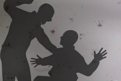 ಆಂಟಿ ಹಿಂದೆ ಬಿದ್ದಿದ್ದ ಯುವಕ: ಆಕೆಯ ಗಂಡನಿAದ ಯುವಕನ ಮೇಲೆ ಹಲೆ