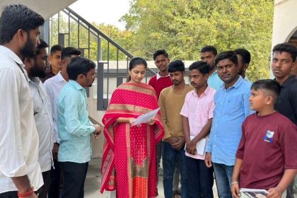 ಜನರ ಸಮಸ್ಯೆ ಬಗೆಹರಿಸಿ: ಅಧಿಕಾರಿಗಳಿಗೆ ಸಂಸದೆ ಪ್ರಿಯಾಂಕಾ ಜಾರಕಿಹೊಳಿ ಸೂಚನೆ