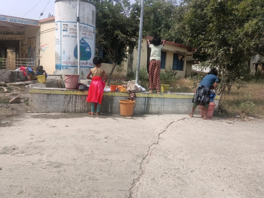 ಅನಾಥ ಮಕ್ಕಳ ಬದುಕಲ್ಲಿ ಕತ್ತಲೆ : ಗೀಸರ್ ಇದ್ದರೂ ಬಿಸಿ ನೀರಿಲ್ಲ, ಪುಟ್ಟ ಕೈಗಳಿಗೇ ಬಟ್ಟೆ ಒಗೆಯುವ ಶಿಕ್ಷೆ