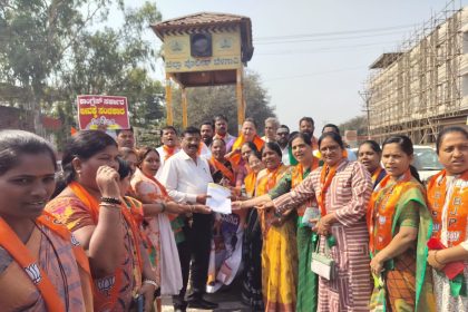 ಮಹಿಳೆಯನ್ನು ವಿವಸ್ತ್ರಗೊಳಿಸಿದ ಪೊಲೀಸರ ಮೇಲೆ ಸೂಕ್ತ ಕ್ರಮಕ್ಕೆ ಮನವಿ