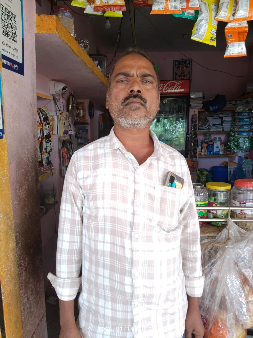 ಚಂದ್ರಯ್ಯ ಕಲಾಲ್ ಅವರಿಗೆ ವಿದ್ಯುತ್ ಬಿಲ್ ಒಂದೇ ತಿಂಗಳಲ್ಲಿ 15ಸಾವಿರ ರೂಪಾಯಿ ಕಟ್ಟುವಂತೆ ಅಧಿಕಾರಿಗಳಿಂದ ದಬ್ಬಾಳಿಕೆ