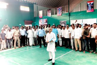 ಬ್ಯಾಡ್ಮಿಂಟನ್ ಆಡುವ ಮೂಲಕ ಒಳಾಂಗಣ ಕ್ರೀಡಾಂಗಣ ಉದ್ಘಾಟಿಸಿದ : ಸಚಿವ ಡಾ.ಶರಣಪ್ರಕಾಶ ಪಾಟೀಲ