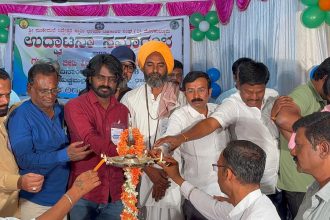 ನುಂಕೆಮಲೆ ಸಿದ್ದೇಶ್ವರ ಸ್ವಾಮಿ ಛಾಯಾಚಿತ್ರಗ್ರಾಹಕರ ಸಂಘ ಉದ್ಘಾಟನೆ ಸಮಾರಂಭ ಹಾಗೂ ಗುರುತಿನ ಚೀಟಿ ವಿತರಣೆ ಕಾರ್ಯಕ್ರಮ