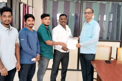 ಪಟ್ಟಣದ ವಿವಿಧ ವಾರ್ಡಗಲ್ಲಿ ಪಿಂಚಣಿ ಸಮಸ್ಯೆ ತಹಸೀಲ್ದಾರಗೆ ಮನವಿ