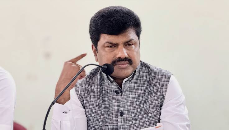 ಸಂಸದ ಬಿ.ವೈ ರಾಘವೇಂದ್ರ ಪ್ರಯಾಣಿಸುತ್ತಿದ್ದ ಕಾರು ಅಪಘಾತ: ಪ್ರಾಣಾಪಾಯದಿಂದ ಪಾರು