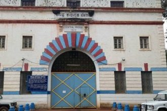 ಹಿಂಡಲಗಾ ಜೈಲಿನಲ್ಲಿ ಕೈದಿಗಳ ಮಾರಾಮಾರಿ : ಕಲ್ಲಿನಿಂದ ಜಜ್ಜಿ ಗಾಯ