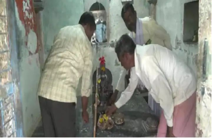 ಲಕ್ಕುಂಡಿಯಲ್ಲಿ ಉತ್ಖನನ ವೇಳೆ ಮನೆಯೊಳಗೆ ಈಶ್ವರನ ದೇವಸ್ಥಾನ ಪತ್ತೆ