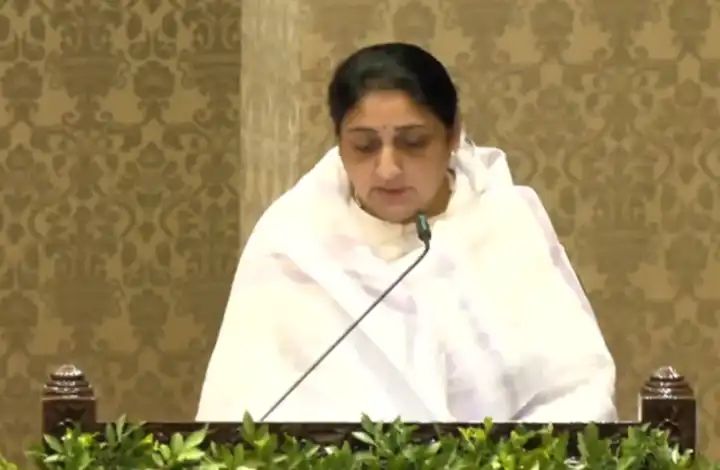 ಮಹಾರಾಷ್ಟ್ರದ ಡಿಸಿಎಂ ಆಗಿ ಸುನೇತ್ರಾ ಪವಾರ್ ಪ್ರಮಾಣ ವಚನ ಸ್ವೀಕಾರ ಮಹಾರಾಷ್ಟ್ರದ ಡಿಸಿಎಂ ಆಗಿ ಸುನೇತ್ರಾ ಪವಾರ್ ಪ್ರಮಾಣ ವಚನ ಸ್ವೀಕಾರ