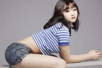 ಯುವತಿಗೆ ಚಡ್ಡಿ ಹಾಕೊಂಡು ತಿರುಗಬೇಡ ಎಂದಿದ್ದೇ ತಪ್ಪಾಯಿತು!!