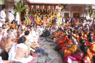 ಮಂತ್ರಾಲಯದಲ್ಲಿ ಗುರು ರಾಘವೇಂದ್ರ ಸ್ವಾಮಿಗಳ 431 ನೇ ವರ್ಧಂತಿ ಉತ್ಸವ: ನೂರಾರು ಭಕ್ತರಿಂದ ನಾದಹಾರ ಸಮರ್ಪಣೆ