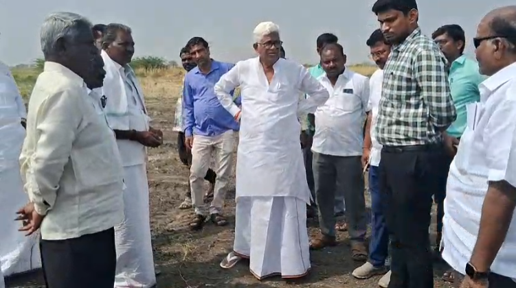 ಕಲ್ಯಾಣ ಭವನ ನಿರ್ಮಾಣಕ್ಕೆ ಸ್ಥಳ ವೀಕ್ಷಣೆ ಶಾಸಕ ಹಂಪನಗೌಡ ಬಾದರ್ಲಿ