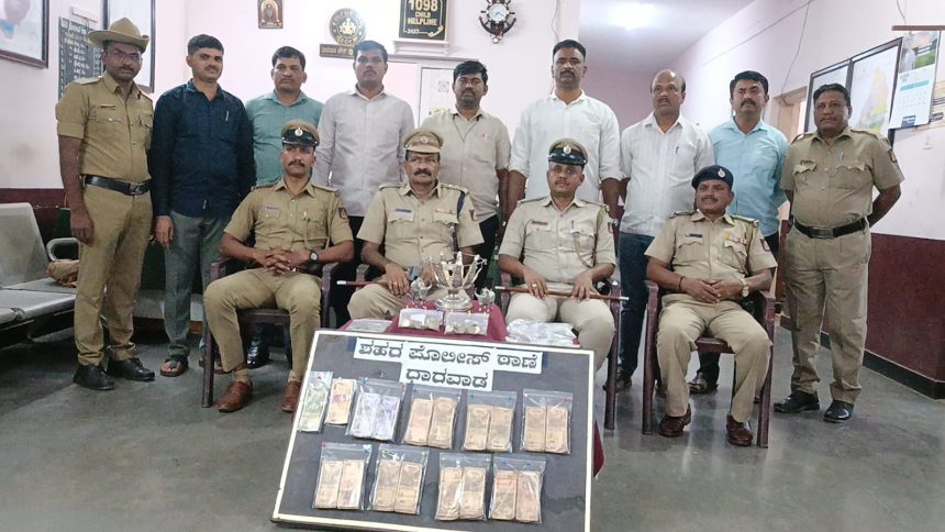 ಕಳ್ಳರನ್ನು ಬಂಧಿಸುವಲ್ಲಿ ಯಶಸ್ವಿಯಾದ ಪೊಲೀಸ್ ತಂಡ ಕಳ್ಳರನ್ನು ಬಂಧಿಸುವಲ್ಲಿ ಯಶಸ್ವಿಯಾದ ಪೊಲೀಸ್ ತಂಡ