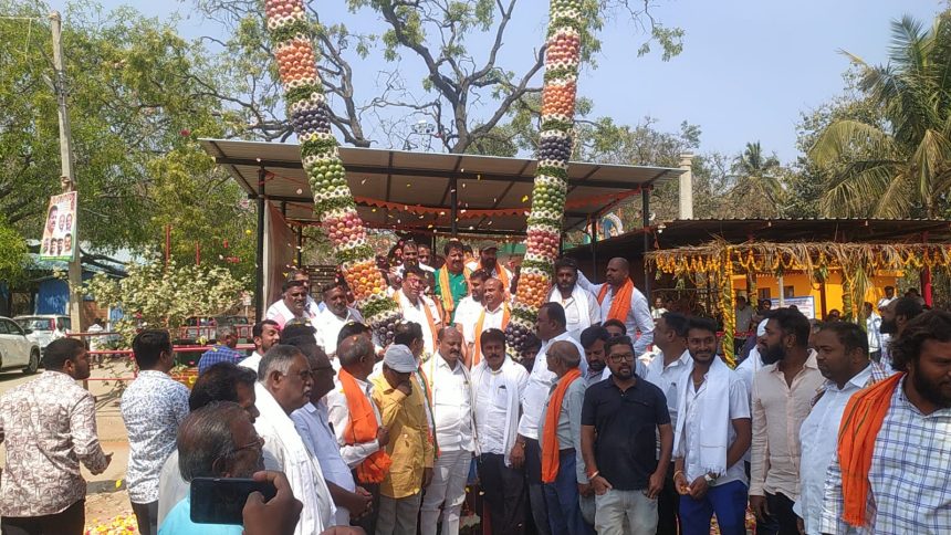 ವಿವಿಧ ಅಭಿವೃದ್ಧಿ ಕಾಮಗಾರಿಗಳಿಗೆ ಉದ್ಘಾಟನೆ ಹಾಗೂ ಗುದ್ದಲಿ ಪೂಜೆ ನೆರವೇರಿಸಿದ ಶಾಸಕರಾದ ಎಸ್ ಆರ್ ವಿಶ್ವನಾಥ್