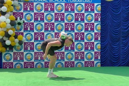 ಫ್ರೀ ಸ್ಟೈಲ್ ಫುಟ್ಬಾಲ್ ಆಟಗಾರ ಜೇಮೀ ನೈಟ್ ಭೇಟಿ:ರೋಮಾಂಚನಗೊಂಡ ವಿದ್ಯಾ ರ್ಥಿಗಳು