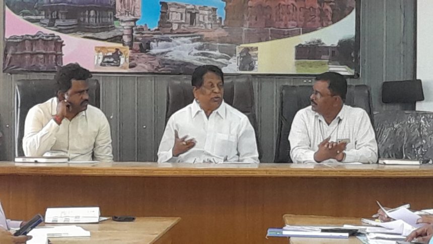 ಕುಡಿಯುವ ನೀರಿನ ಸಮಸ್ಯೆ ಉಂಟಾಗದಂತೆ ಕ್ರಮವಹಿಸಿ : ಅಧಿಕಾರಿಗಳಿಗೆ ಶಾಸಕ ಎಂ.ಟಿ.ಕೃಷಪ್ಪ ಸೂಚನೆ