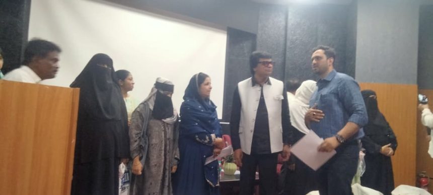 ಕೆಎಂಡಿಸಿ ಬಿ ಕೆ. ಅಧ್ಯಕ್ಷ ಅಲ್ತಾಫ್ ಖಾನ್ ರವರಿಂದ ಉಚಿತ 5೦೦ ಹೊಲಿಗೆ ಯಂತ್ರ ವಿತರಣೆ ಕೆಎಂಡಿಸಿ ಬಿ ಕೆ. ಅಧ್ಯಕ್ಷ ಅಲ್ತಾಫ್ ಖಾನ್ ರವರಿಂದ ಉಚಿತ 5೦೦ ಹೊಲಿಗೆ ಯಂತ್ರ ವಿತರಣೆ