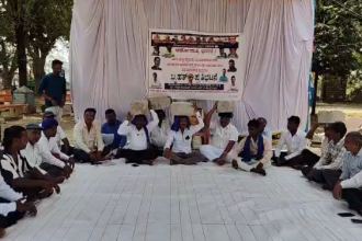 Mk ಹುಬ್ಬಳ್ಳಿಯಲ್ಲಿ ಕರ್ನಾಟಕ ದಲಿತ ಸಂಘರ್ಷ ಸಮಿತಿ ವತಿಯಿಂದ ಎರಡನೇ ದಿನಕ್ಕೆ ಕಾಲಿಟ್ಟ ಅಹೋರಾತ್ರಿ ಧರಣಿ