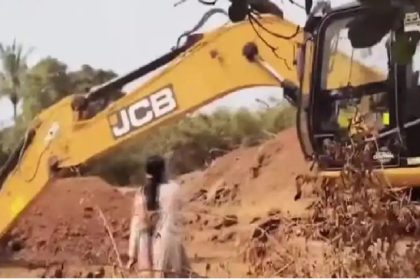 ಬೆಳಗಾವಿಯಲ್ಲಿ ಅಕ್ರಮ ಗಣಿಗಾರಿಕೆ ವಿರುದ್ಧ ಸಿಡಿದೆದ್ದಿದ ಮಹಿಳಾ ಅಧಿಕಾರಿ : ಜೆಸಿಬಿಗೆ ಕಲ್ಲು ಹೊಡೆದು ಆಕ್ರೋಶ 