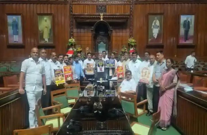 ಅಬಕಾರಿ ಸಚಿವರ ರಾಜೀನಾಮೆಗೆ ಆಗ್ರಹಿಸಿ ಬಿಜೆಪಿ ಅಹೋರಾತ್ರಿ ಪ್ರತಿಭಟನೆ