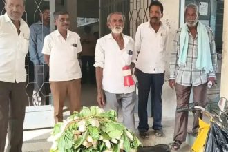 ಲಂಚ ಕೇಳಿದ ಅಧಿಕಾರಿಗಳಿಗೆ ಮೂಲಂಗಿ ತಂದ ರೈತ