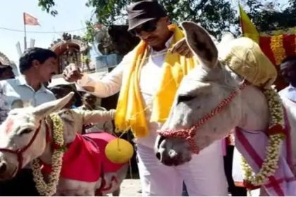 ಪ್ರೇಮಿಗಳ ದಿನಾಚರಣೆ : ಕತ್ತೆಗಳ ಮದುವೆ ಮಾಡಿಸಿ ವಾಟಾಳ್ ನಾಗರಾಜ್ ಪ್ರತಿಭಟನೆ 