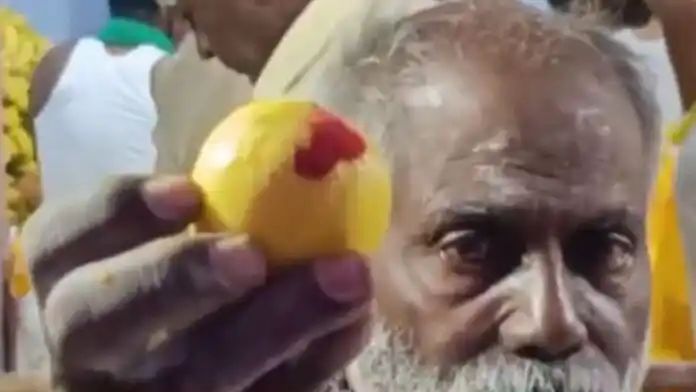 17 ಸಾವಿರ ರೂಪಾಯಿಗೆ ಹರಾಜಾದ ಒಂದೇ ಒಂದು ನಿಂಬೆಹಣ್ಣು 17 ಸಾವಿರ ರೂಪಾಯಿಗೆ ಹರಾಜಾದ ಒಂದೇ ಒಂದು ನಿಂಬೆಹಣ್ಣು