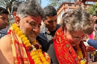 ಪ್ರಿಯಾಂಕ್ ಖರ್ಗೆ ಜೊತೆ ಕಾಮಾಕ್ಯ ದೇವಿ ದರ್ಶನ ಪಡೆದ ಡಿ. ಕೆ ಶಿವಕುಮಾರ್