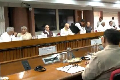 ಪಶ್ಚಿಮ ಏಷ್ಯಾ ಬಿಕ್ಕಟ್ಟು : ನಾಳೆ ಸರ್ವ ಪಕ್ಷಗಳ ಸಭೆ ಕರೆದ ಕೇಂದ್ರ ಸರ್ಕಾರ