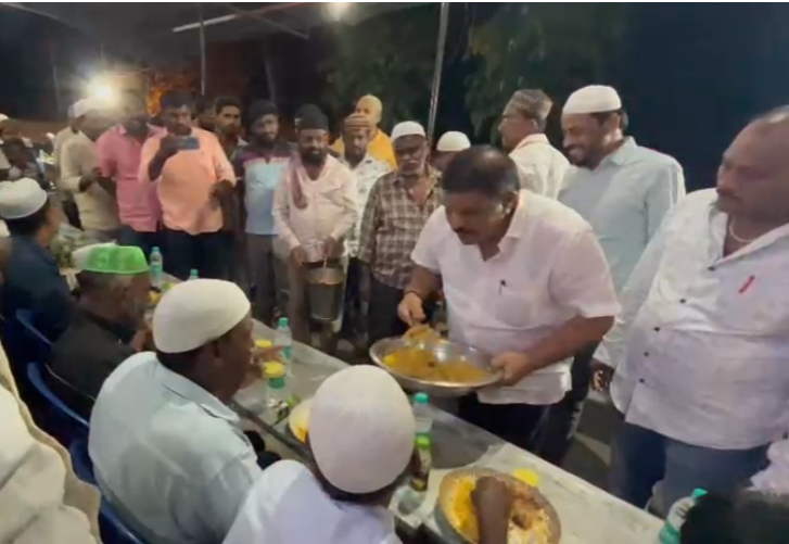 ಅಹವಾಲು ಸ್ವೀಕಾರ, ರಸ್ತೆ ಪರಿಶೀಲನೆ ಹಾಗೂ ಇಫ್ತಿಯಾರ್ ಕೂಟದಲ್ಲಿ ಶಾಸಕ ಎಸ್.ಎನ್. ಸುಬ್ಬಾರೆಡ್ಡಿ ಭಾಗಿ