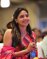 ‘ಜೀವನಕ್ಕೆ ಮದುವೆ ಅನಿವಾರ‍್ಯವಲ್ಲ’