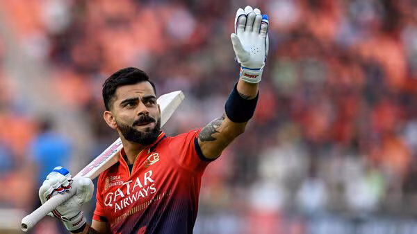 ಐಪಿಎಲ್: ಅಭ್ಯಾಸ ಪಂದ್ಯದಲ್ಲಿ ವಿರಾಟ್ ಮಿಂಚಿನ ಬ್ಯಾಟಿಂಗ್ ಐಪಿಎಲ್: ಅಭ್ಯಾಸ ಪಂದ್ಯದಲ್ಲಿ ವಿರಾಟ್ ಮಿಂಚಿನ ಬ್ಯಾಟಿಂಗ್