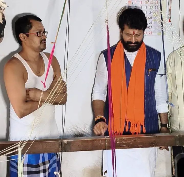 ನೇಕಾರರ ಧ್ವನಿಯಾಗಿ ನಿಲ್ಲುವೆ : ಸಿ. ಟಿ ರವಿ ನೇಕಾರರ ಧ್ವನಿಯಾಗಿ ನಿಲ್ಲುವೆ : ಸಿ. ಟಿ ರವಿ