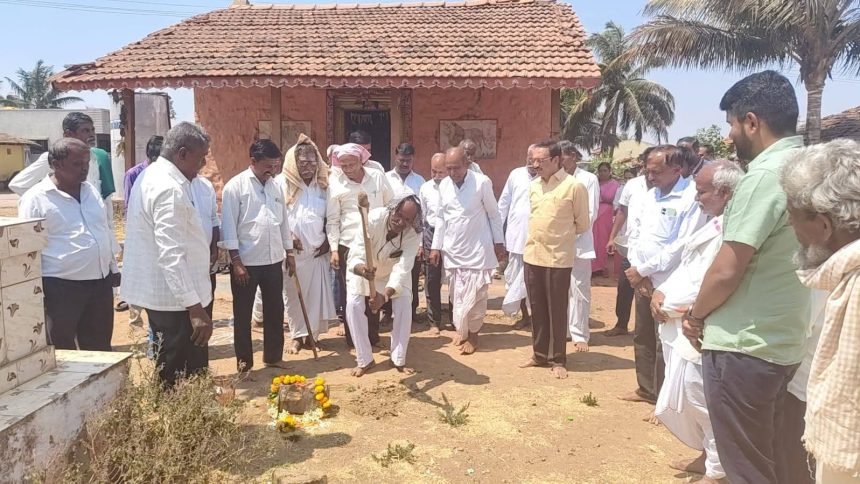 ಸಮುದಾಯ ಭವನ ಕಾಮಗಾರಿಗೆ ಚಾಲನೆ